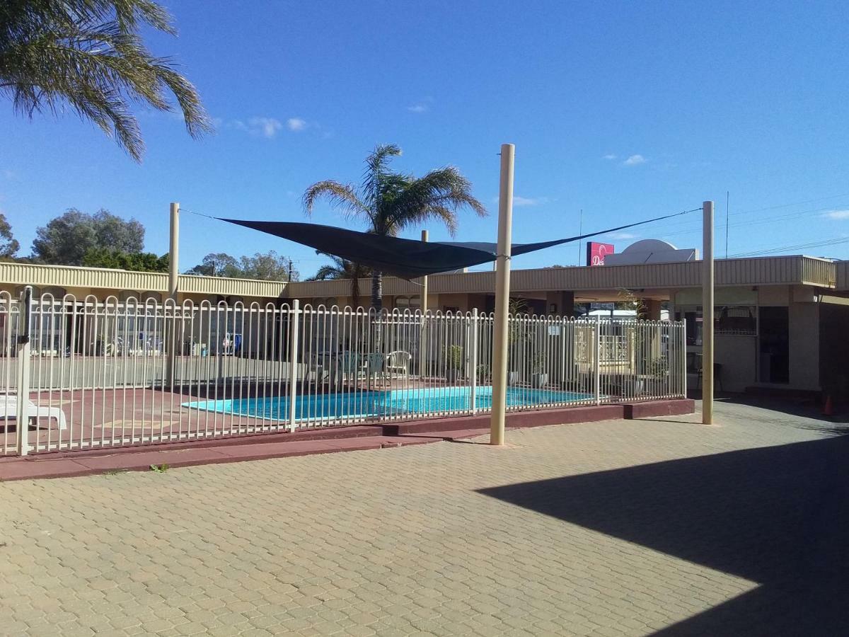 Desert Sand Motor Inn Broken Hill Exterior photo