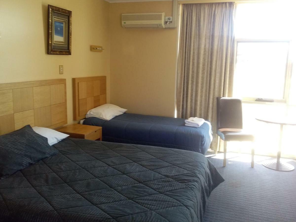 Desert Sand Motor Inn Broken Hill Exterior photo